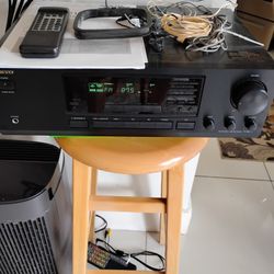 Onkyo Stereo Amplifier With Original Remote Control And Instructions 
