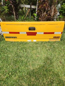 Gmc sierra tail gate