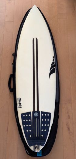 SOLID surfboard, 5’6", 26.5L shortboard, hybrid shape,Futures fin set