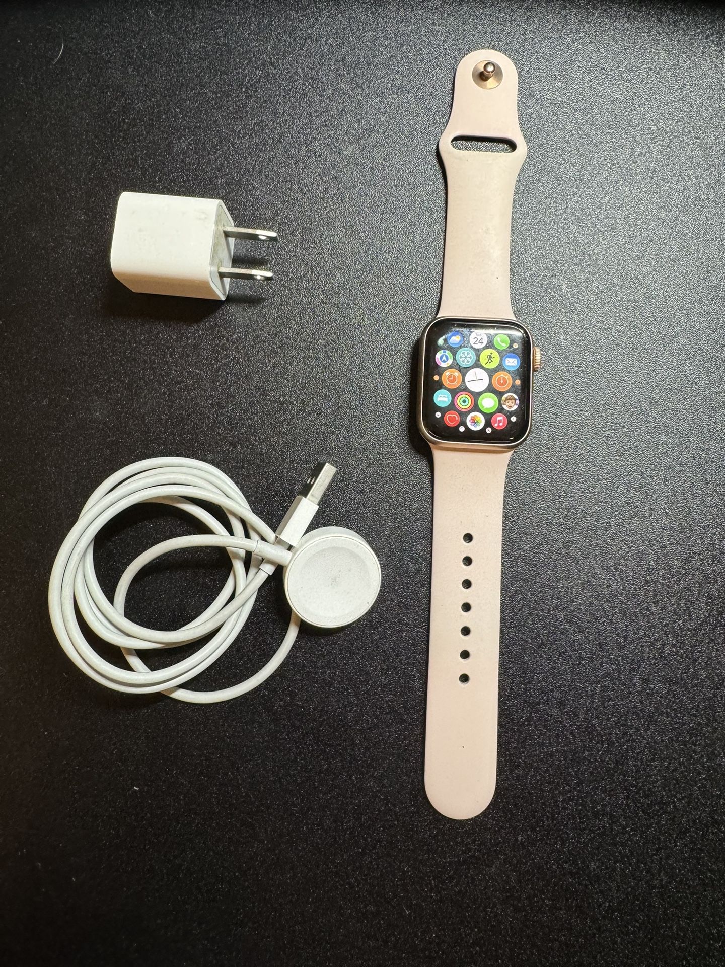 Apple Watch - Series 4 40MM Rose Gold