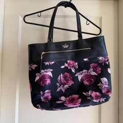 Kate Spade Purse In Excellent Condition 