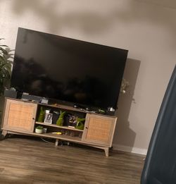 LG TV 75”