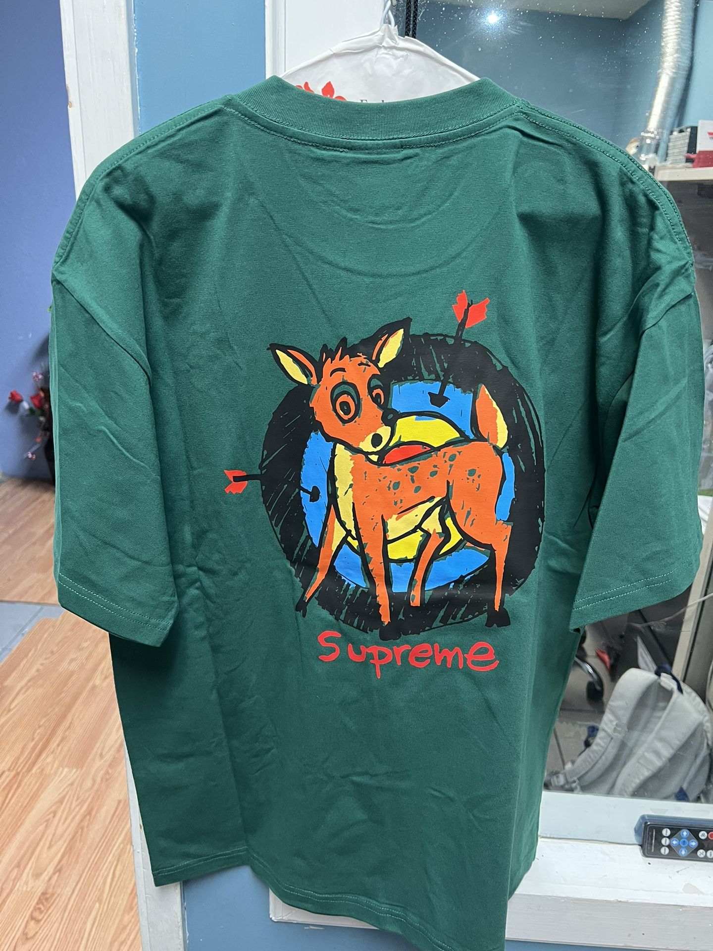 Supreme Deer Tee Size Large