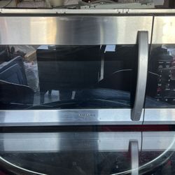 Samsung 1.7 CU Over The Range Microwave 