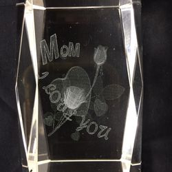 “MOM I LOVE YOU” 3D Laser Etched Glass Cube 3”H x 2”W Paperweight Mothers Day Gift. In Excellent Condition.