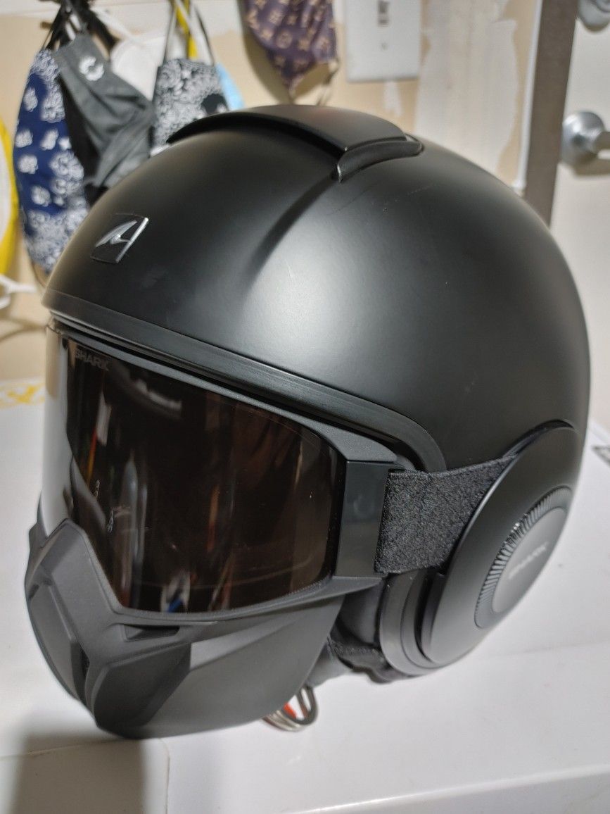 SHARK STREET DRAK HELMET 