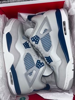 Jordan 4s