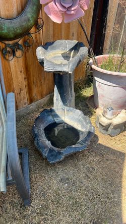 In Wasco- Water Fountain. Needs Water Pump