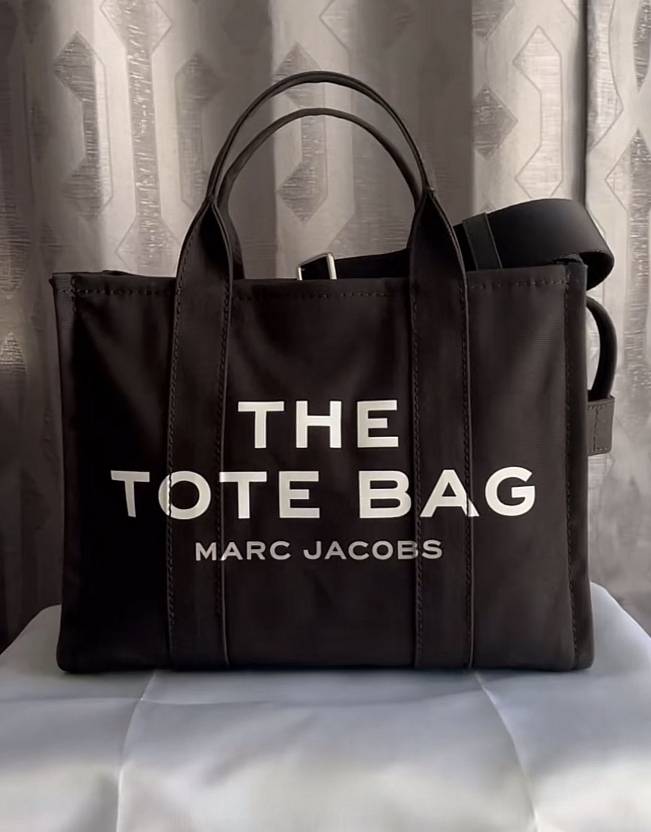 Marc Jacobs Tote Bag Medium