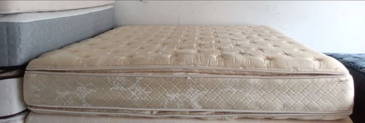 King Size Mattress (Colchón King Size)