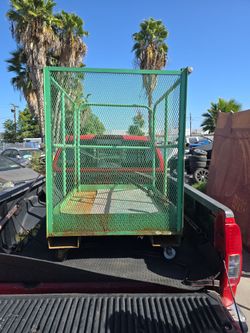 Forklift cart basket