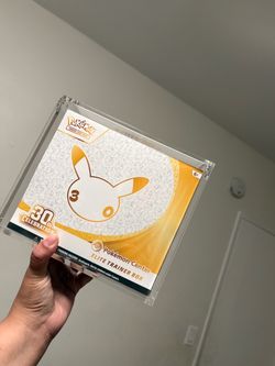 Pokémon 30th Celebration ETB
