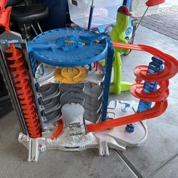 Hot Wheels Garage Toy 