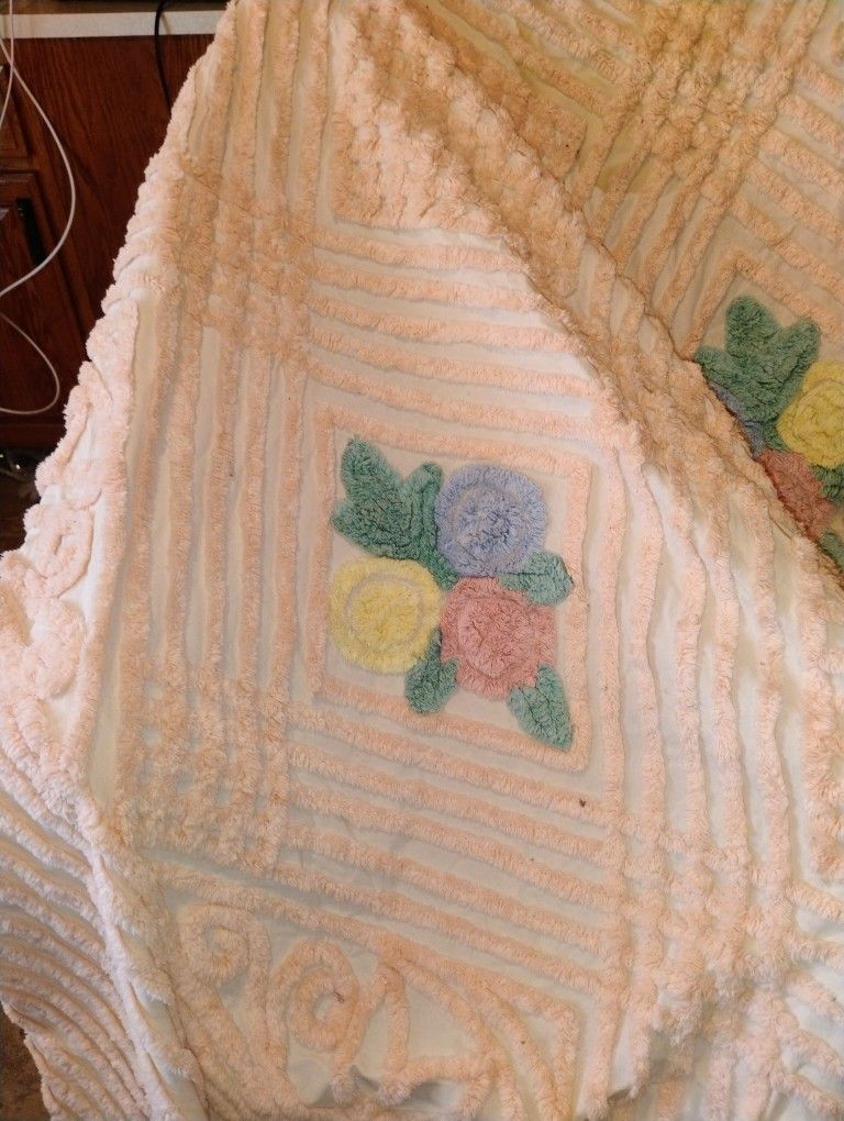 Vintage Chaenille Bedspread