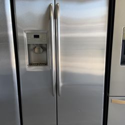 GE 36” FRENCH DOOR REFRIGERATOR FOR SALE