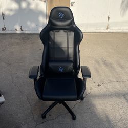 Arozzi Gaming Chair