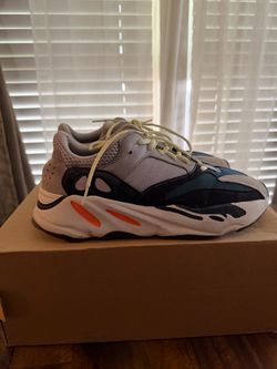 Yeezy Boost 700 Wave Runners size 10.5