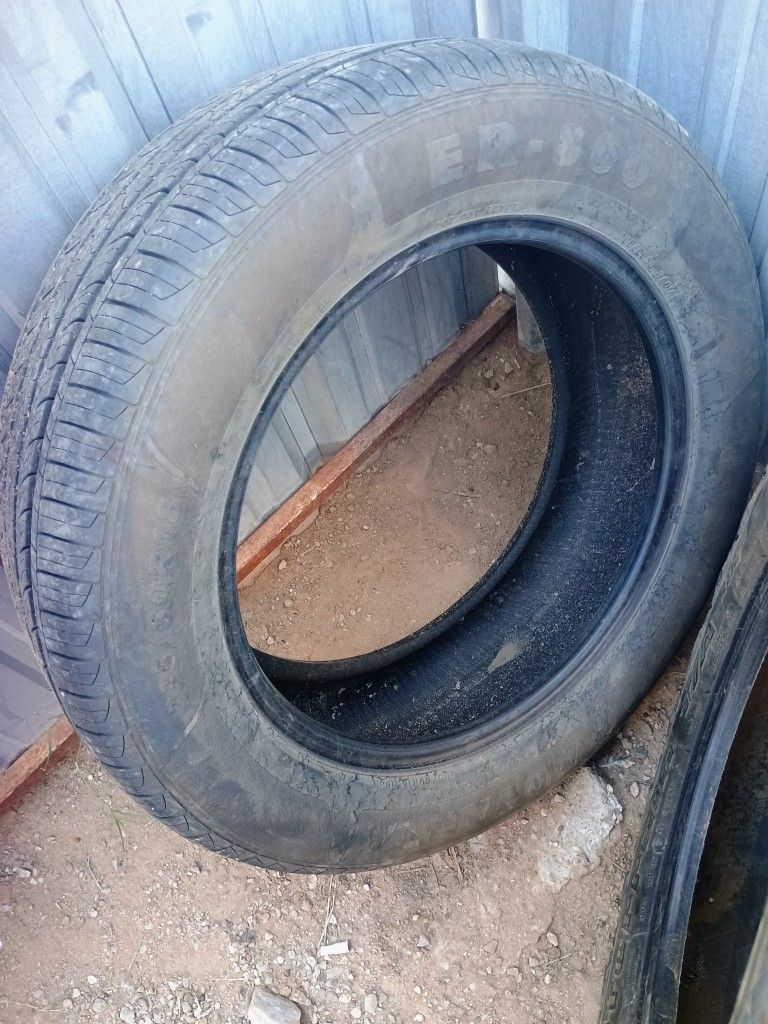 A single advanta tire 235/60R18 
