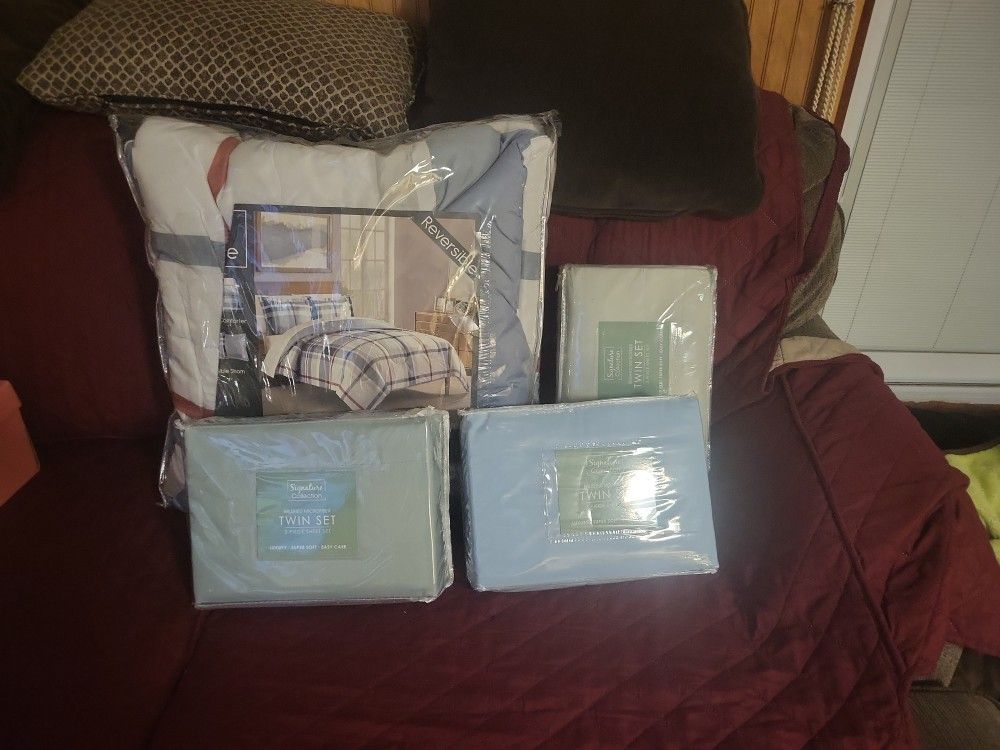 40.00 Brand New Twin Bedding