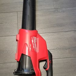 Milwaukee M18 Blower and XC8.0 Battery 