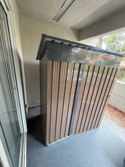 Extra space shed tin metal