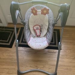 Graco Slim Spaces Compact Baby Swing, Alma