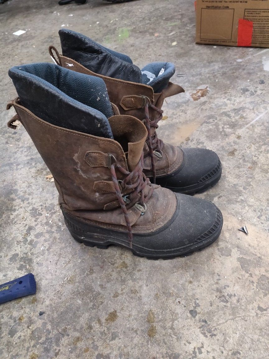 Sorel snow boots men's size 8