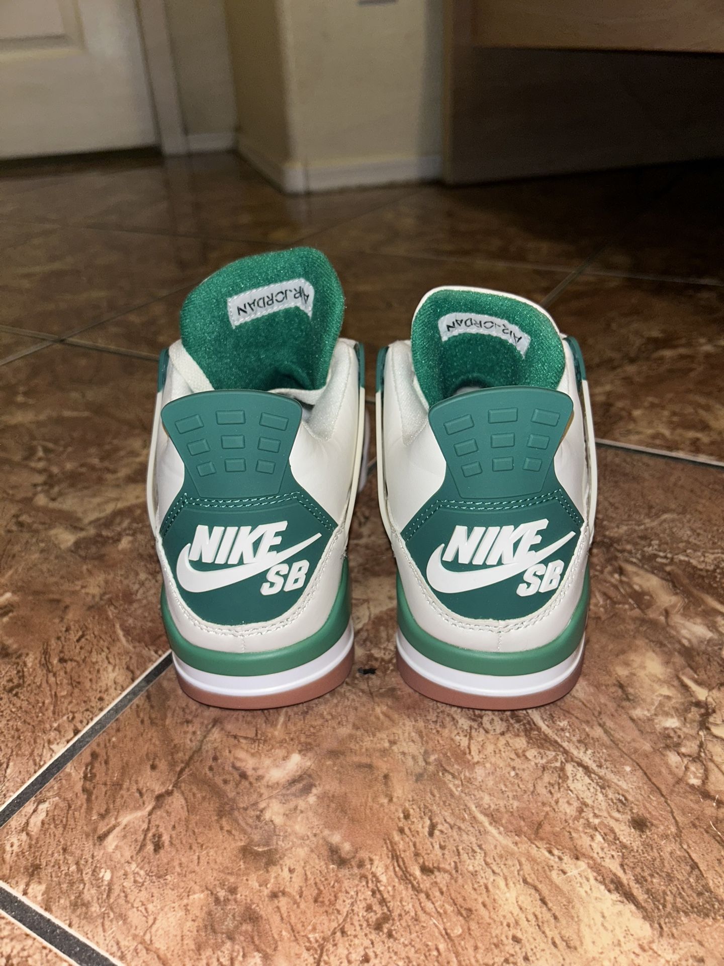 Jordan 4