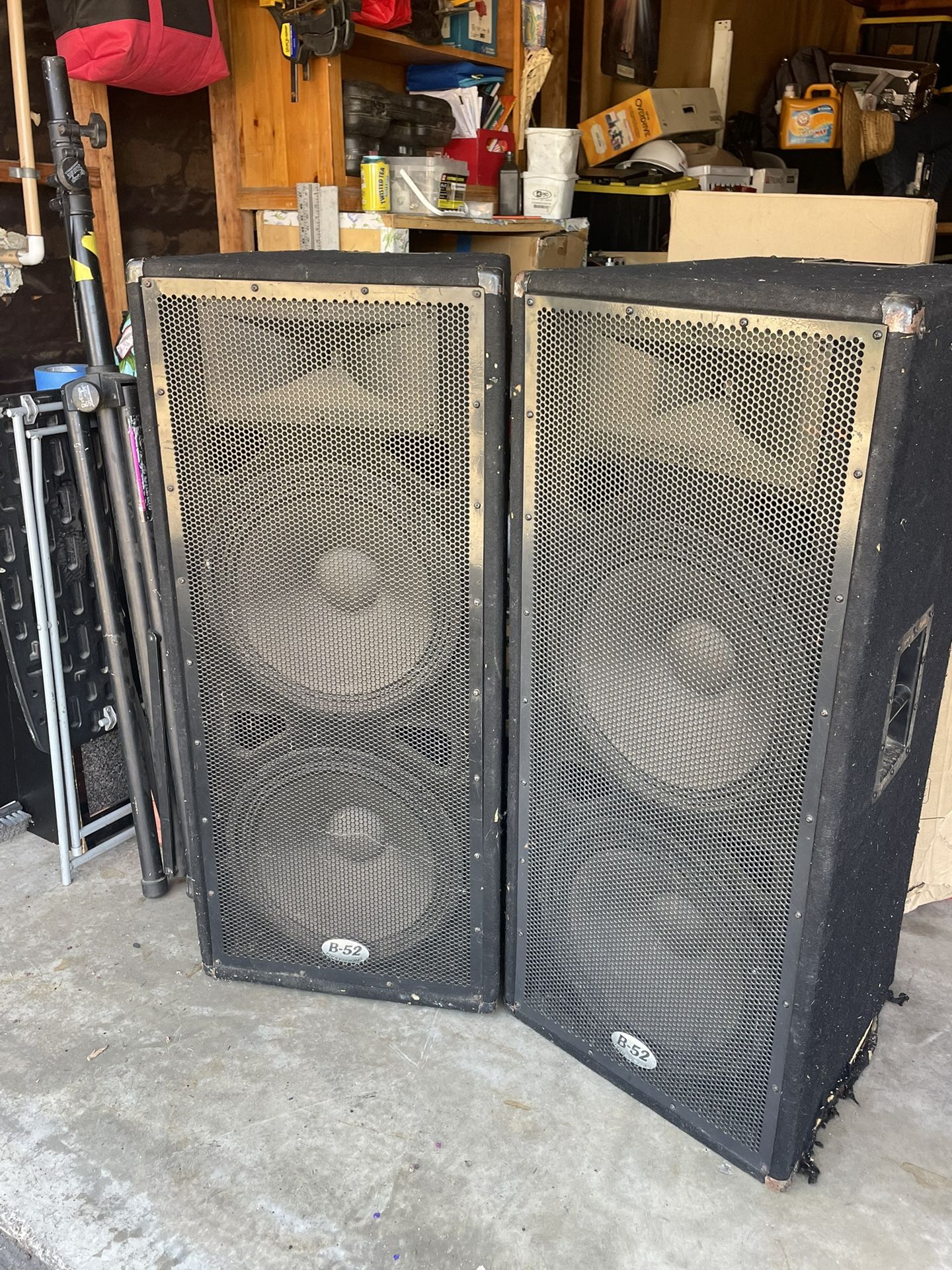 A LA VENTA UN PAR DE BOSINA B52 Dobles  pasivas 