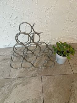 Metal wine rack