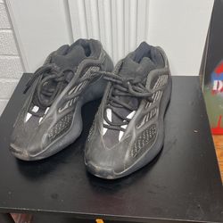 Yeezy Size 4 1/2 