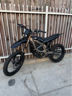 Surron ultra bee 2025