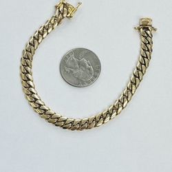 10k Yellow Gold Solid Cuban Link Bracelet, 7” Long, Weights 25.3 Grams 