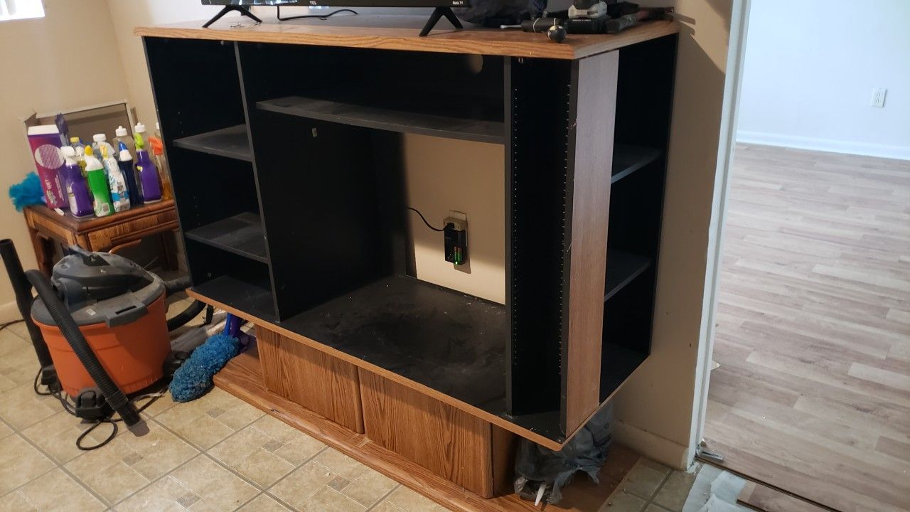 Come pick up free tv stand