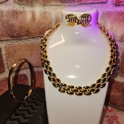 #1978, 10K GOLD PLATED LOT OF 3 VINTAGE ITEMS, CHOQUER, EARRINGS & BRACELET
