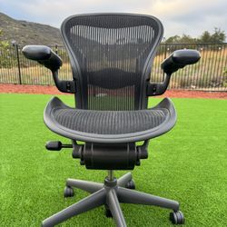 Herman Miller Aeron Classic Size A Fully Loaded Office Chair 