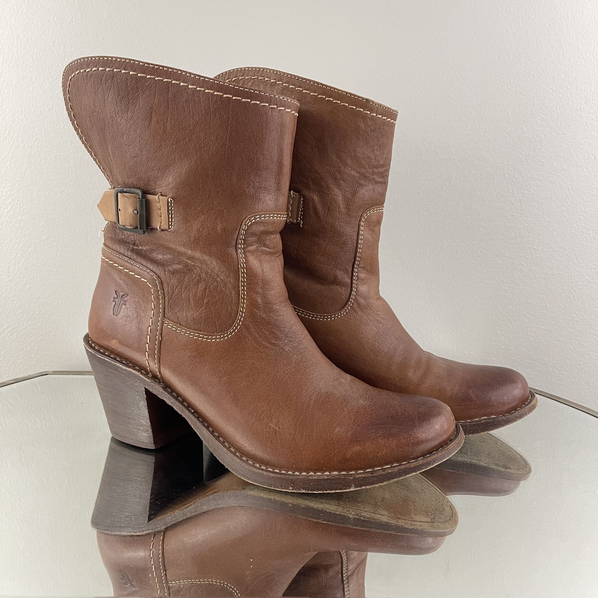 FRYE Congac Brown Leather Carmen Shortie Ankle Buckle Stacked Heel Cowboy Boots