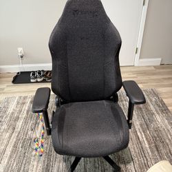 Secret Lab Titan Chair Small Size