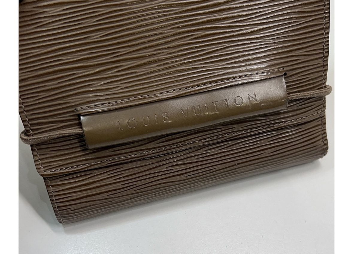 Louis Vuitton Leather Wallet - Authentic