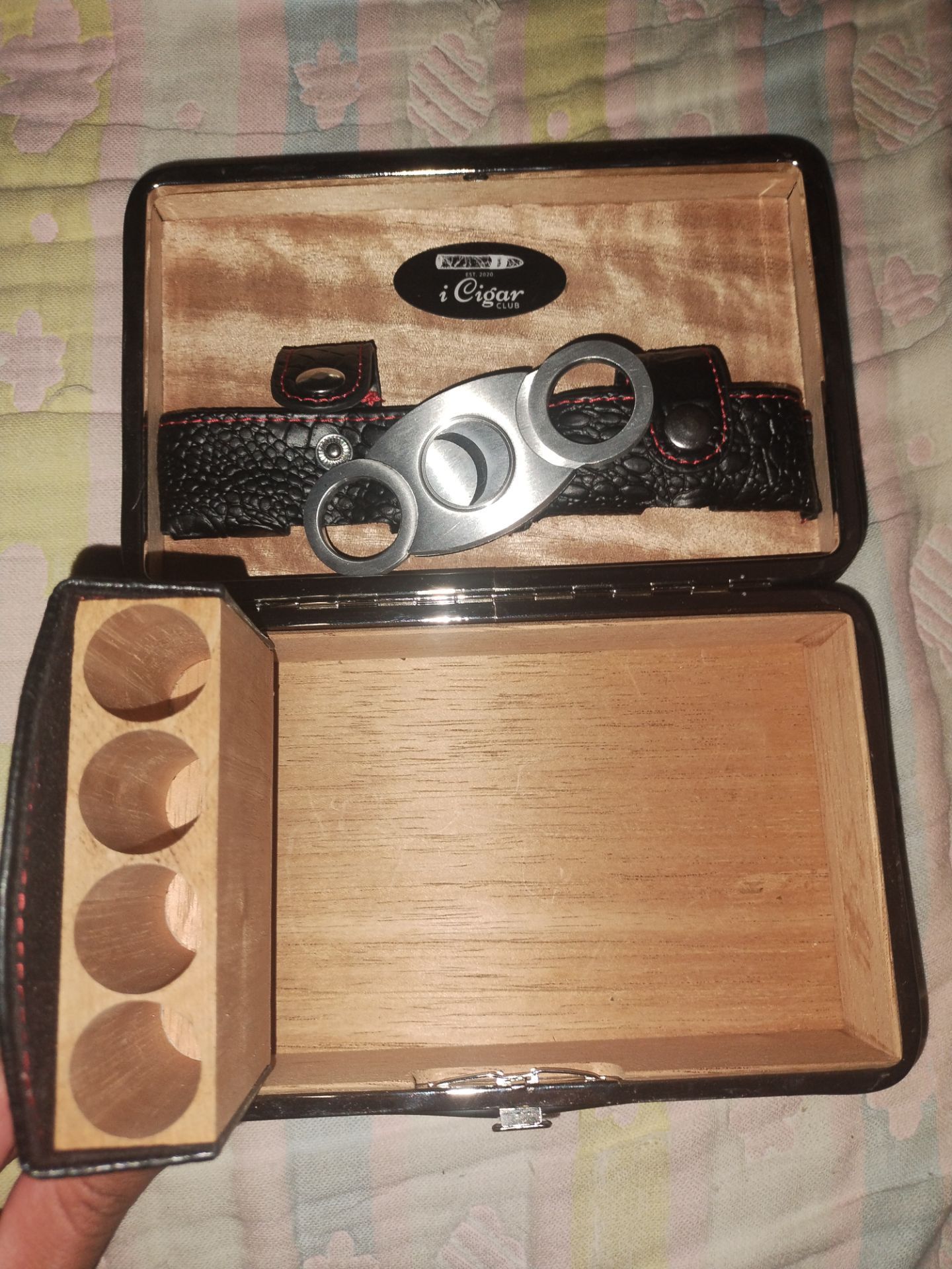Black leather cigar box and cutter
