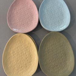 Pottery Barn Charlotte boxed Easter Egg Plates set of 4