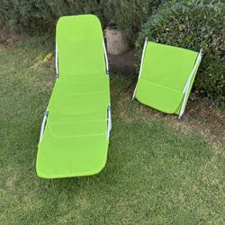 2 Folding Chaise Lounge Chair,/Pool Sun Tanning Chair, Outdoor Lounge Chair , Breathable Mesh Seat, Headrest for Beach, Yard, Pool