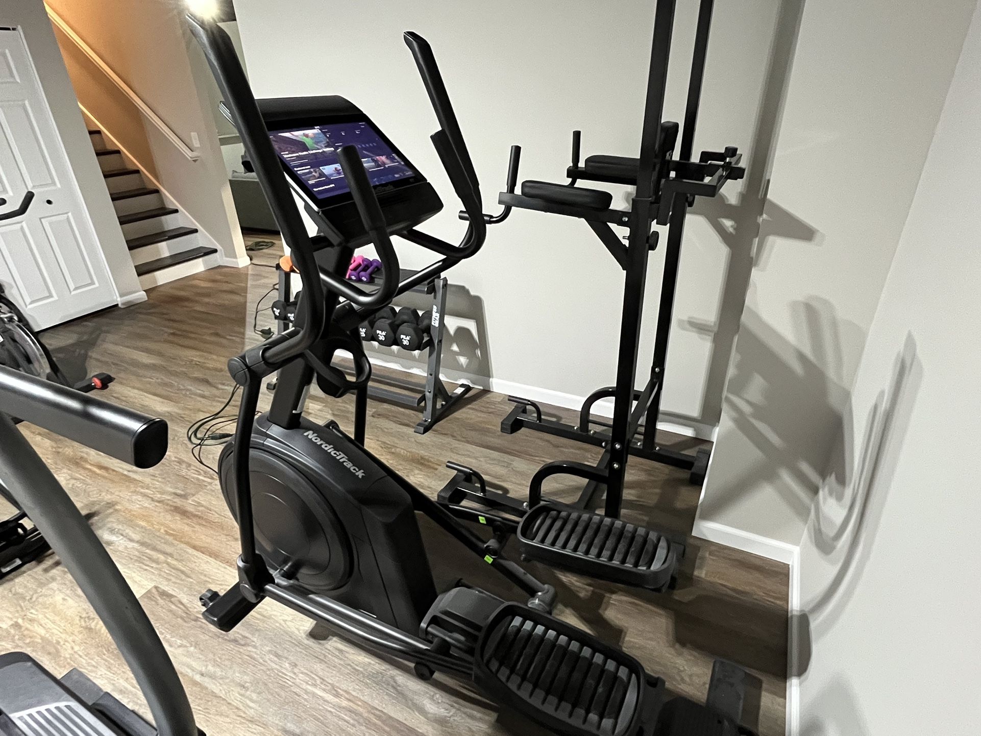 Nordic Track 14i Elliptical Large Touchscreen iFit