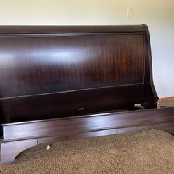 King sz Bedroom Set solid wood 
