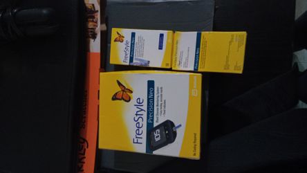 FreeStyle Precision Neo Blood Glucose Monitoring Kit