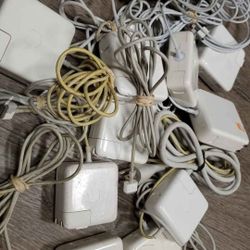 Apple MACBOOK CHARGERS LOT OF 12
