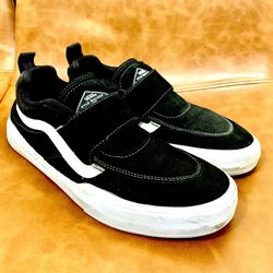 VANS  “KYLIE WALKER “Off The WALL(skateboard)(great SHAPE & Condition:10/10)