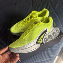 Nike Maxes Neon 