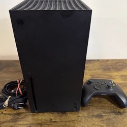 Xbox Series X 1 TB W/ Controller