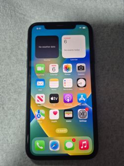 Iphone 11 normal,  liberado para cualquier compañía, muy buena condición, libre de icloud, 71% vida de la batería.